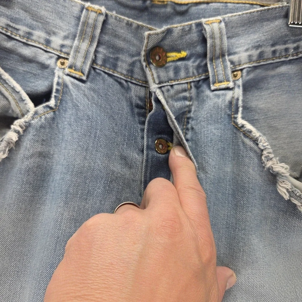 VTG Levis Engineered Jeans Mens Blue Twisted Flap Pocket Altered Hem Fits 32x30